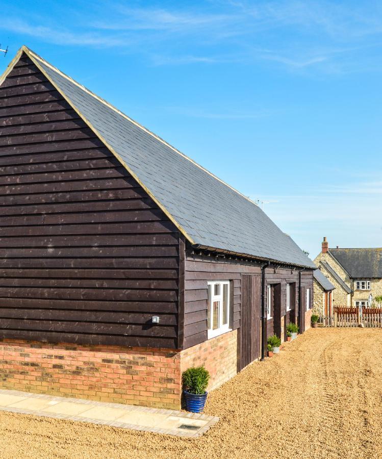 Buttercup Cottage At The Old Tractor Barn Brackley  Eksteriør bilde